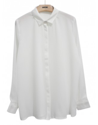 Hvid skjorte med transparente ærmer 
